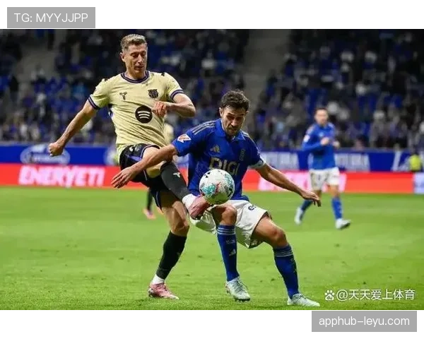 莱万多夫斯基遗憾无缘欧冠决赛，球队顽强拼搏展现亮眼表现