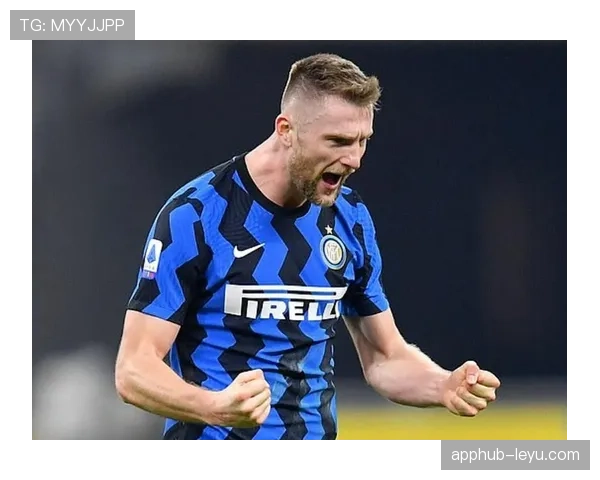 什克里尼亚尔：后防隐形英雄，持续提升球队防守实力引关注